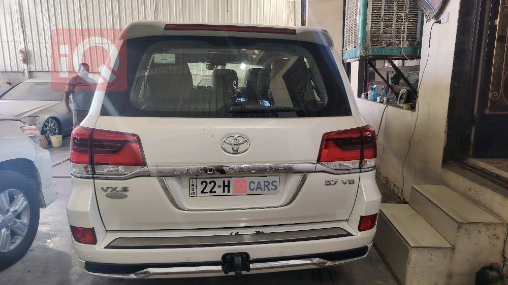 تويوتا لاندكروزر